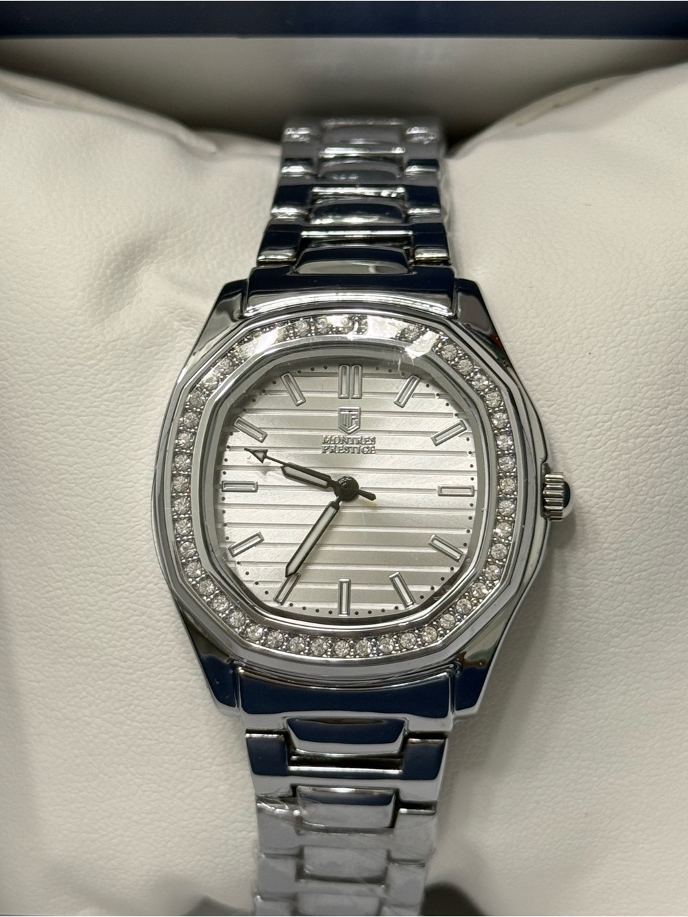 Invicta Montres Prestige Silver Crystal-Accent Women's Watch 32mm - Picture 3 of 3